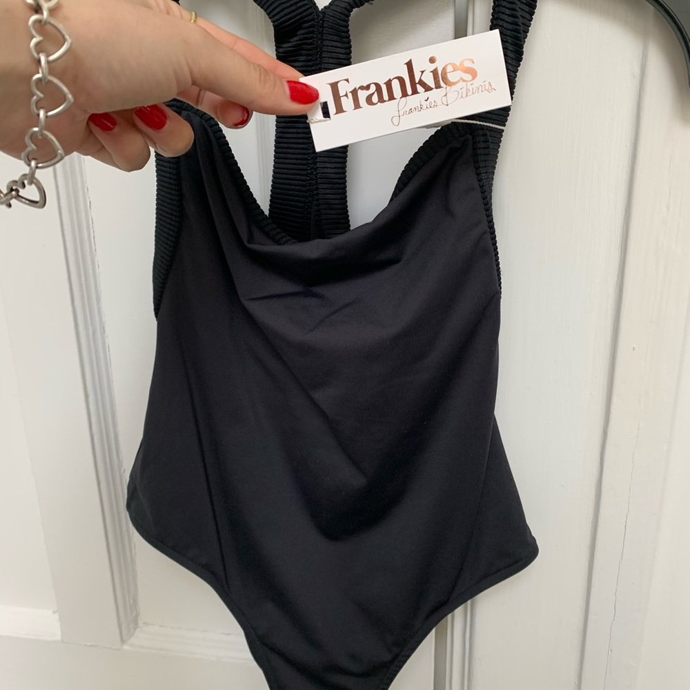 Frankie’s bikini - Picture 3 of 4